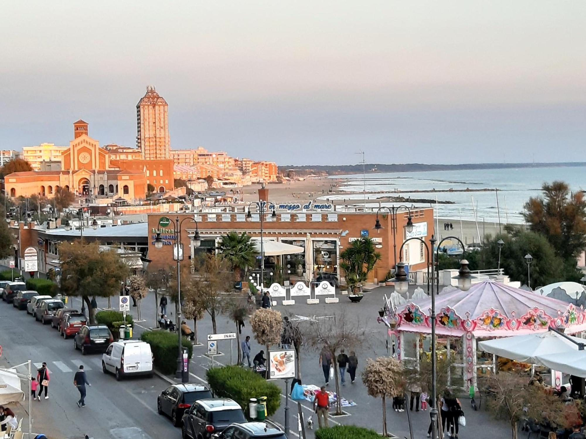 Spazioso Appartamento Sul Lungomare Di Nettuno Exterior foto